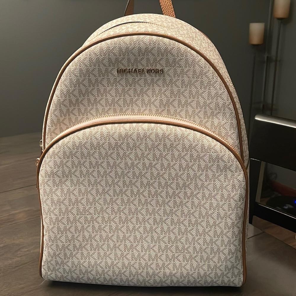 MICHAEL KORS BACKPACK *LARGE*